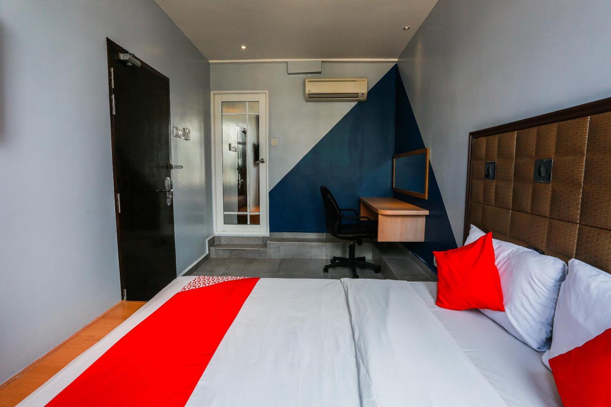 Oyo 90894 Hotel Smc I-City Σαχ Αλάμ Εξωτερικό φωτογραφία